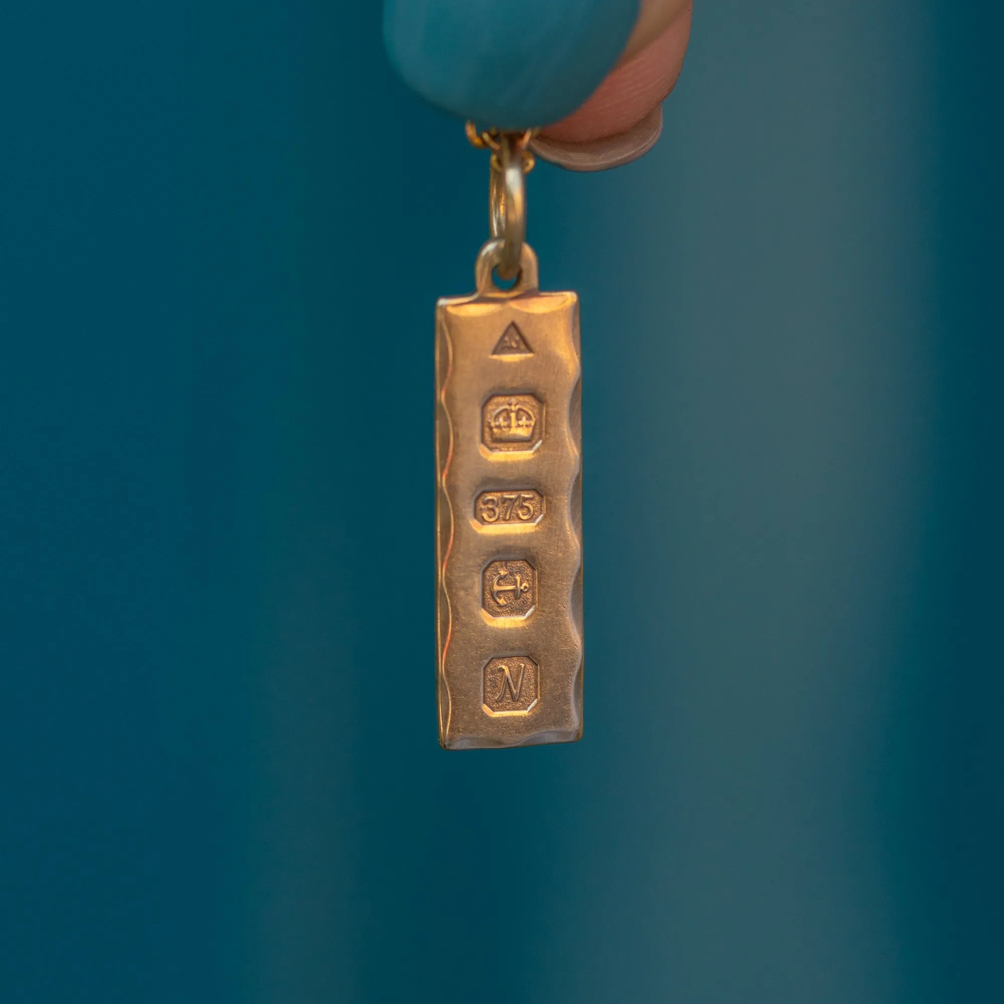 9ct Gold Ingot Pendant, c.1962