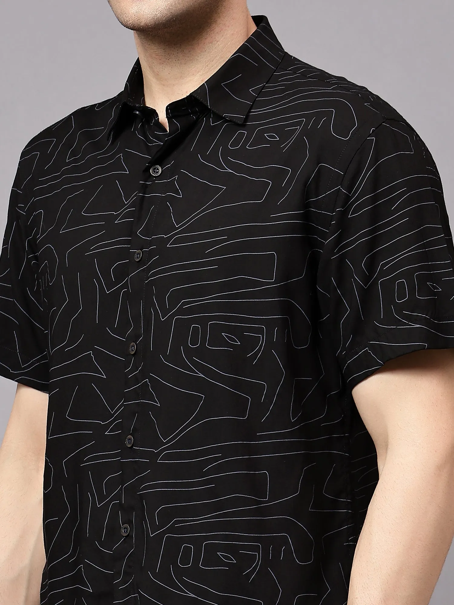 Men's Black Casual Geometric Print Half sleeve Shirt