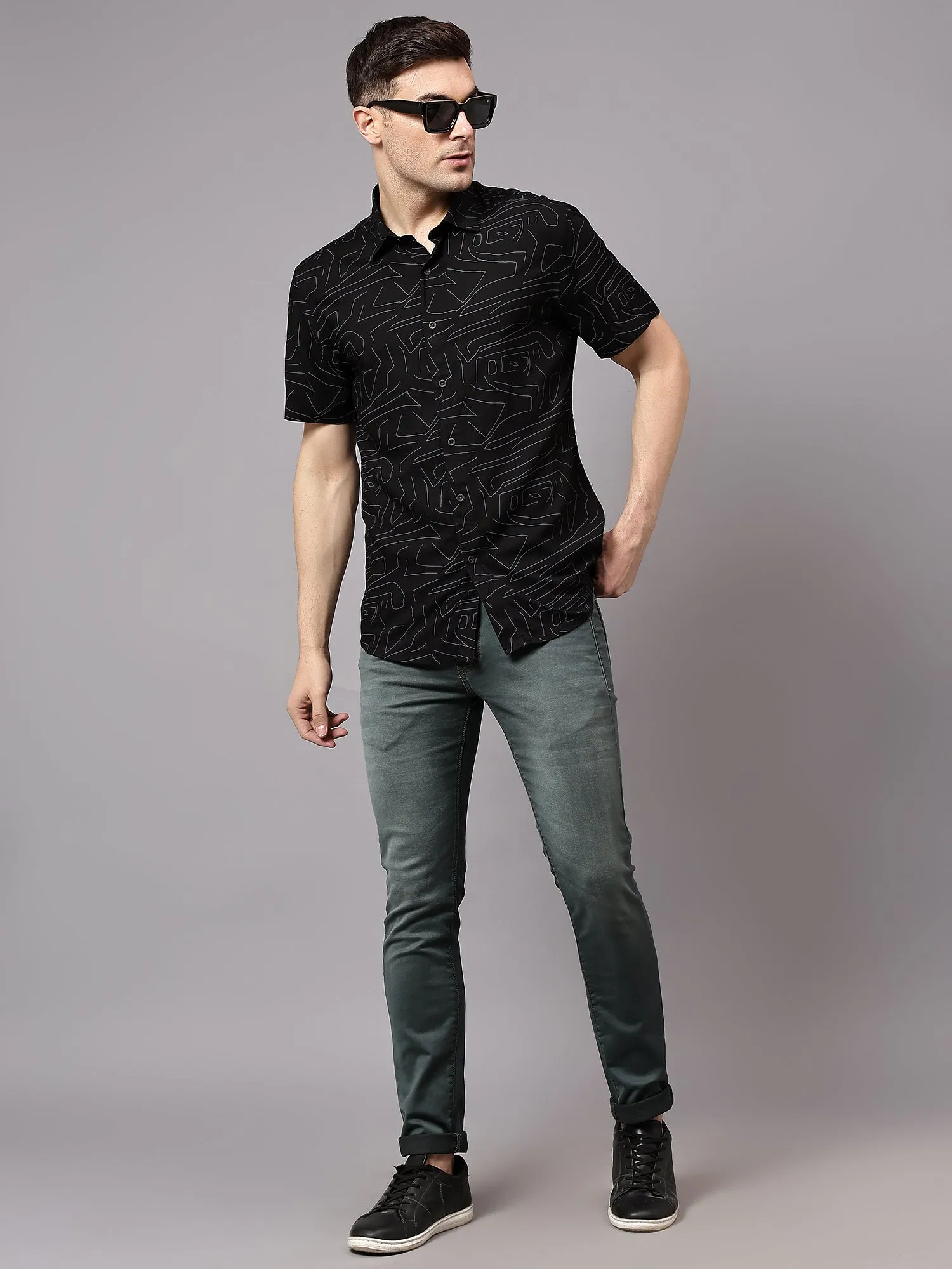 Men's Black Casual Geometric Print Half sleeve Shirt