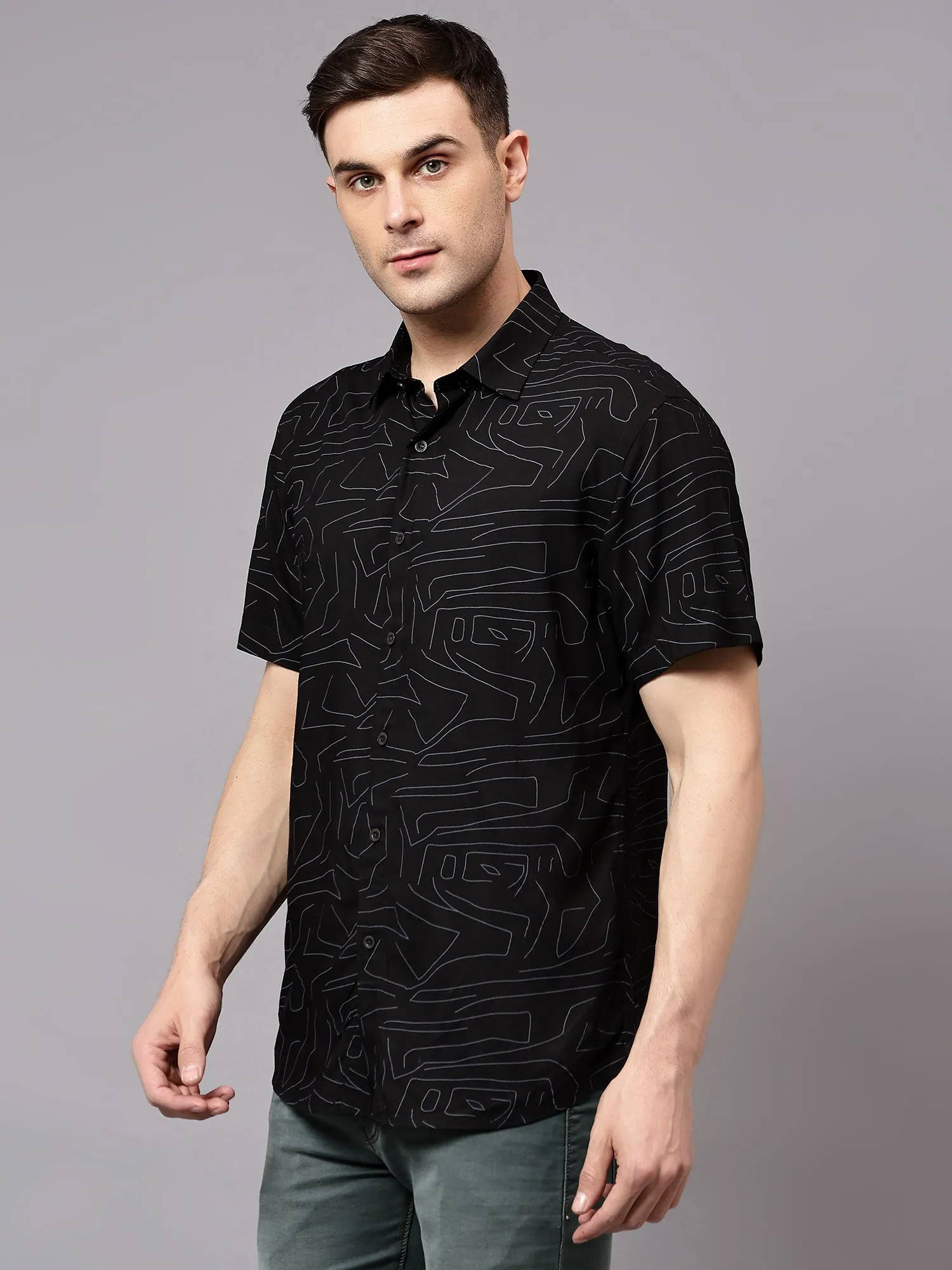 Men's Black Casual Geometric Print Half sleeve Shirt