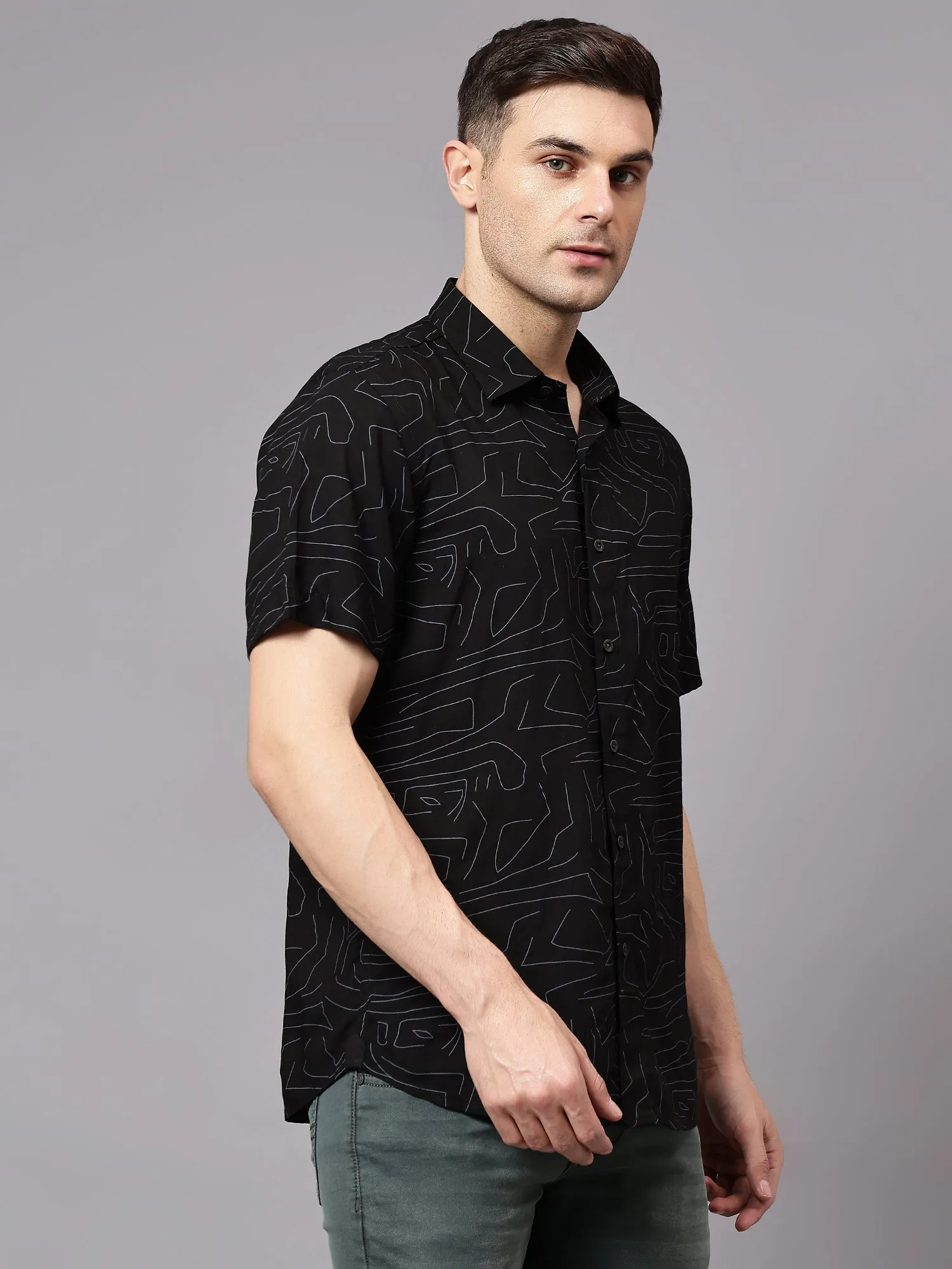 Men's Black Casual Geometric Print Half sleeve Shirt