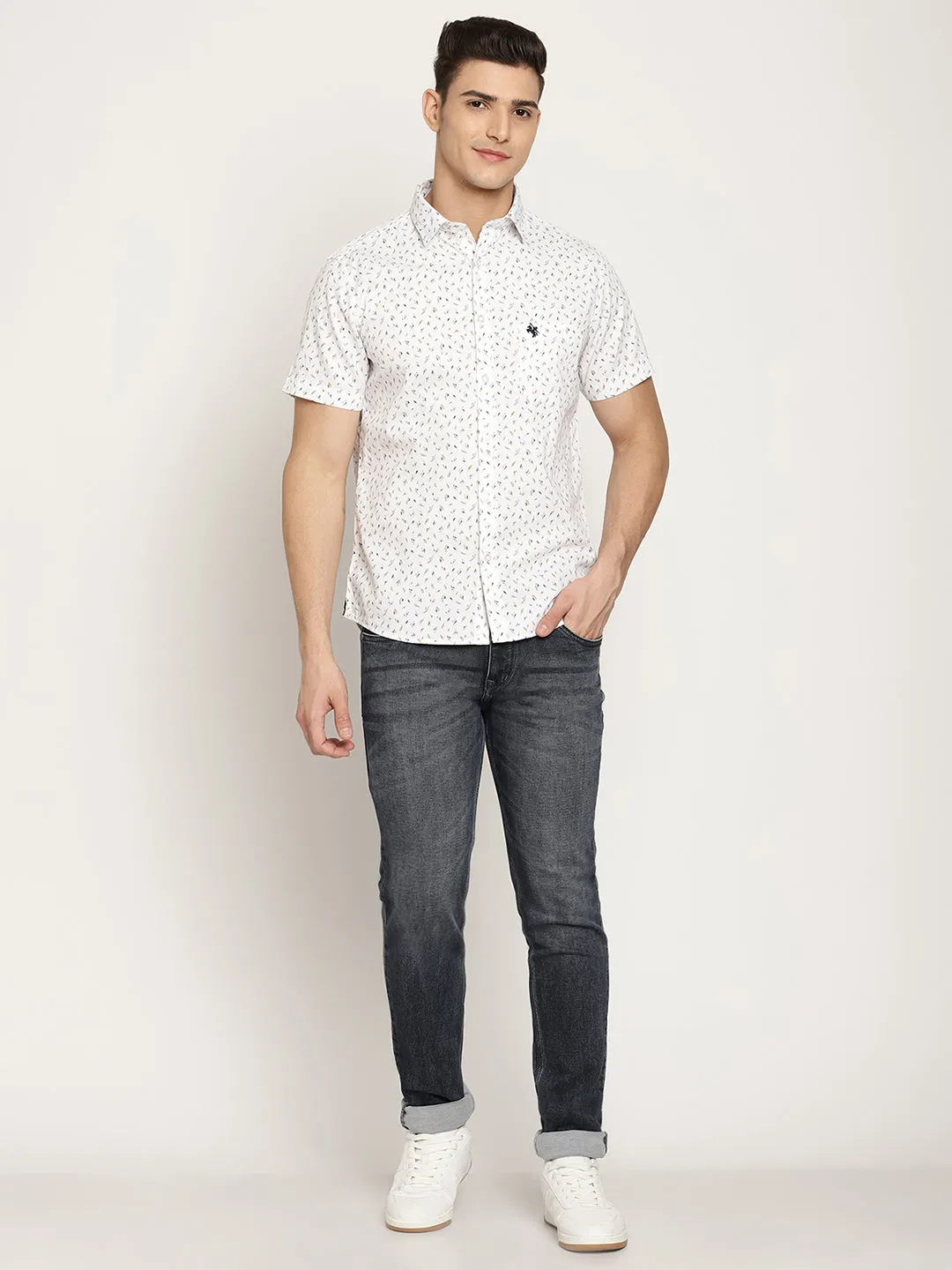 Men's White Casual Floral Print Half Sleeve Shirt